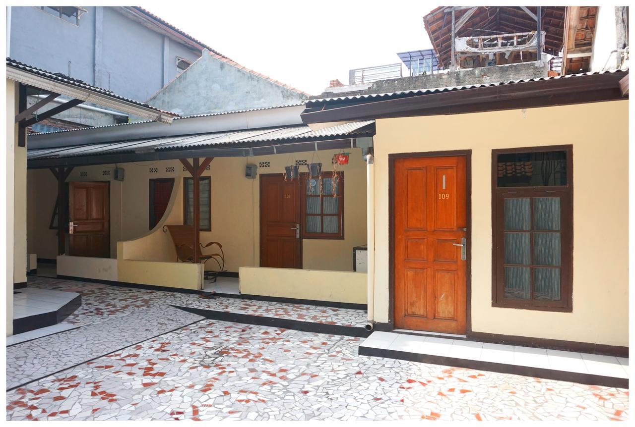 Budi House & Food Station Bandung Exterior foto