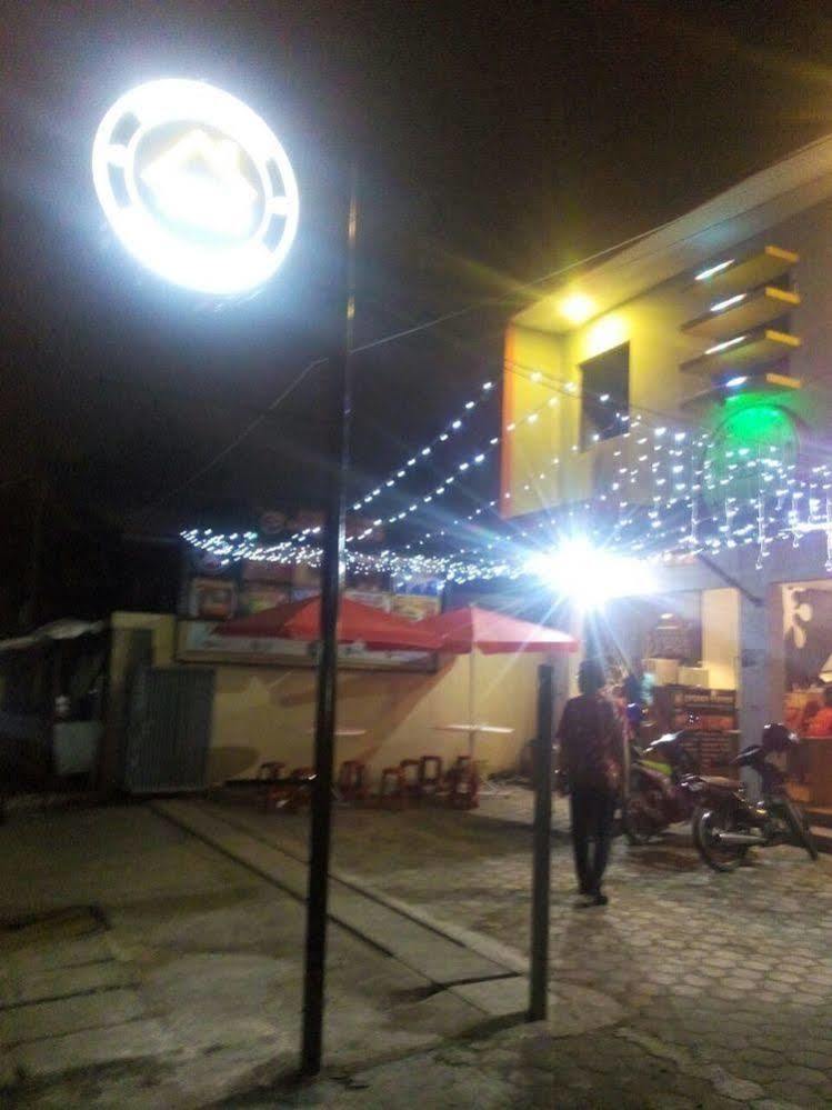 Budi House & Food Station Bandung Exterior foto